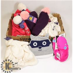 LOT OF KITS TOQUES AND MITTENS