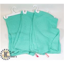 LOT OF 3 SCARVES.