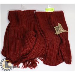 LOT OF 2 RED SCARVES.
