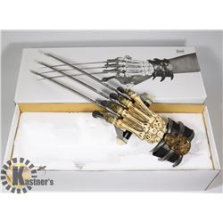 REPLICA WOLVERINE-STYLE HAND CLAWS.