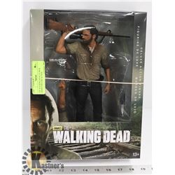 THE WALKING DEAD 10" RICK GRIMES DELUXE ACTION
