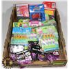 Image 1 : LOT OF ASSORTED PARTY SUPPLIES.