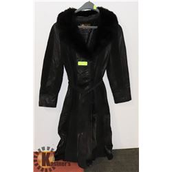 LADIES FUR ON LEATHER JACKET SZ MED