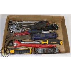 FLAT FULL OF ASSORTED TOOLS