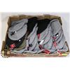 Image 1 : FLAT OF 20 ASSORTED TOQUES