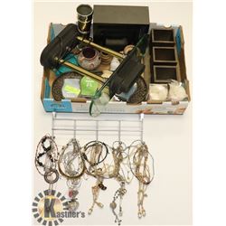 LOT OF ASSORTED INCLUDING SCENTSY, TERRA COTTA