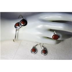 21)  SUITE OF SILVER TONE WITH NATURAL