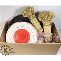 8 HANDPAINTED EARTHENWARE PLATES, GRAVY BOAT