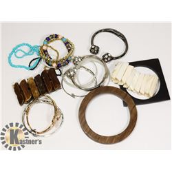 BAG OF ASSORTED COSTUME JEWELRY