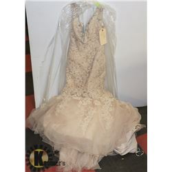 WEDDING DRESS SIZE 6 TAGS ON