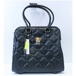 P&D BLACK TRAVEL BAG.