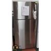 Image 1 : GE STAINLESS STEEL 18 CU FT APARTMENT SIZE FRIDGE,