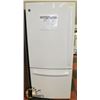 Image 1 : GE WHITE REFRIGERATOR 20.9 CUFT W/ BOTTOM FREEZER,