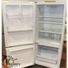 Image 2 : GE WHITE REFRIGERATOR 20.9 CUFT W/ BOTTOM FREEZER,