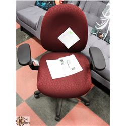 NEW RED AND BLACK HYDRAULIC LIFT OFFICE CHAIR ON