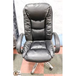 NEW BLACK, GREY AND CHROME HYDRAULIC LIFT OFFICE