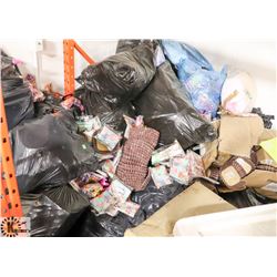 EXTRA LARGE LOT OF ASSORTED DOLLAR STORE ITEMS