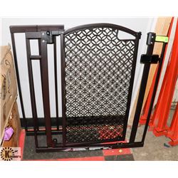 PET GATE