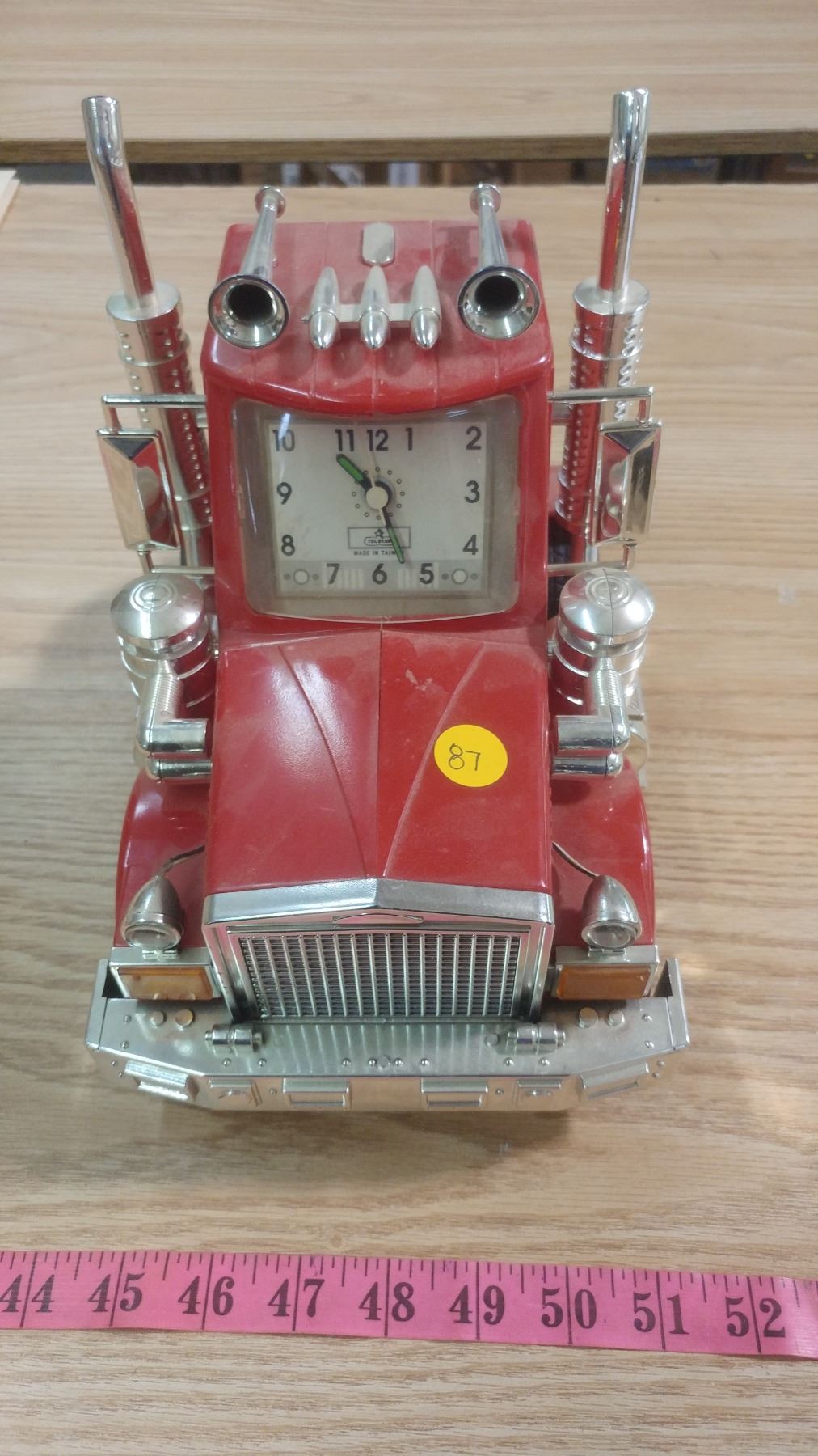 BATTERY OPERATED TRUCK CLOCK