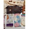 Image 3 : VINTAGE GLOVES, HANDERCHIEFS WITH 10 BROOCHES