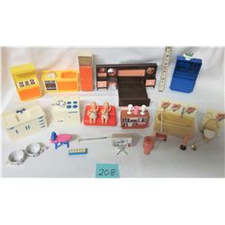 LOT 29 ASSORTED ARCO-RELIABLE-HONG KONG DOLLHOUSE & FURNITURE ACC