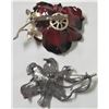 Image 4 : 2 ORNATE BROACHES VINTAGE FLORAL