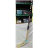 Image 1 : 1998 AUTOGRAPHED TEAM CANADA SOUVENIER HOCKEY STICK