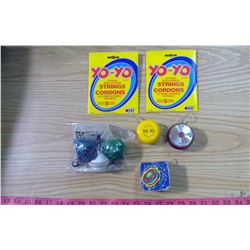 BAG OF ASSORTED YOYO'S STRINGS AND YOYO'S