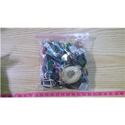 LOT OF 100 VINTAGE KEY CHAINS