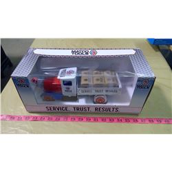 MATCO TOOLS VINTAGE STAMPED STEEL DUMP TRUCK WITH CRATES