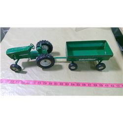 ERTL GREEN GIANT TRACTOR AND TRAILER MODEL