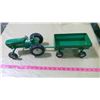 Image 1 : ERTL GREEN GIANT TRACTOR AND TRAILER MODEL