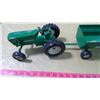 Image 3 : ERTL GREEN GIANT TRACTOR AND TRAILER MODEL