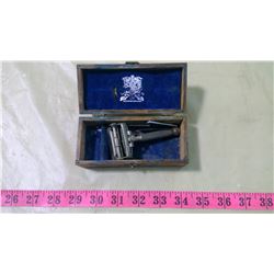 VINTAGE RAZOR AND BLADES