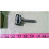 Image 3 : VINTAGE RAZOR AND BLADES