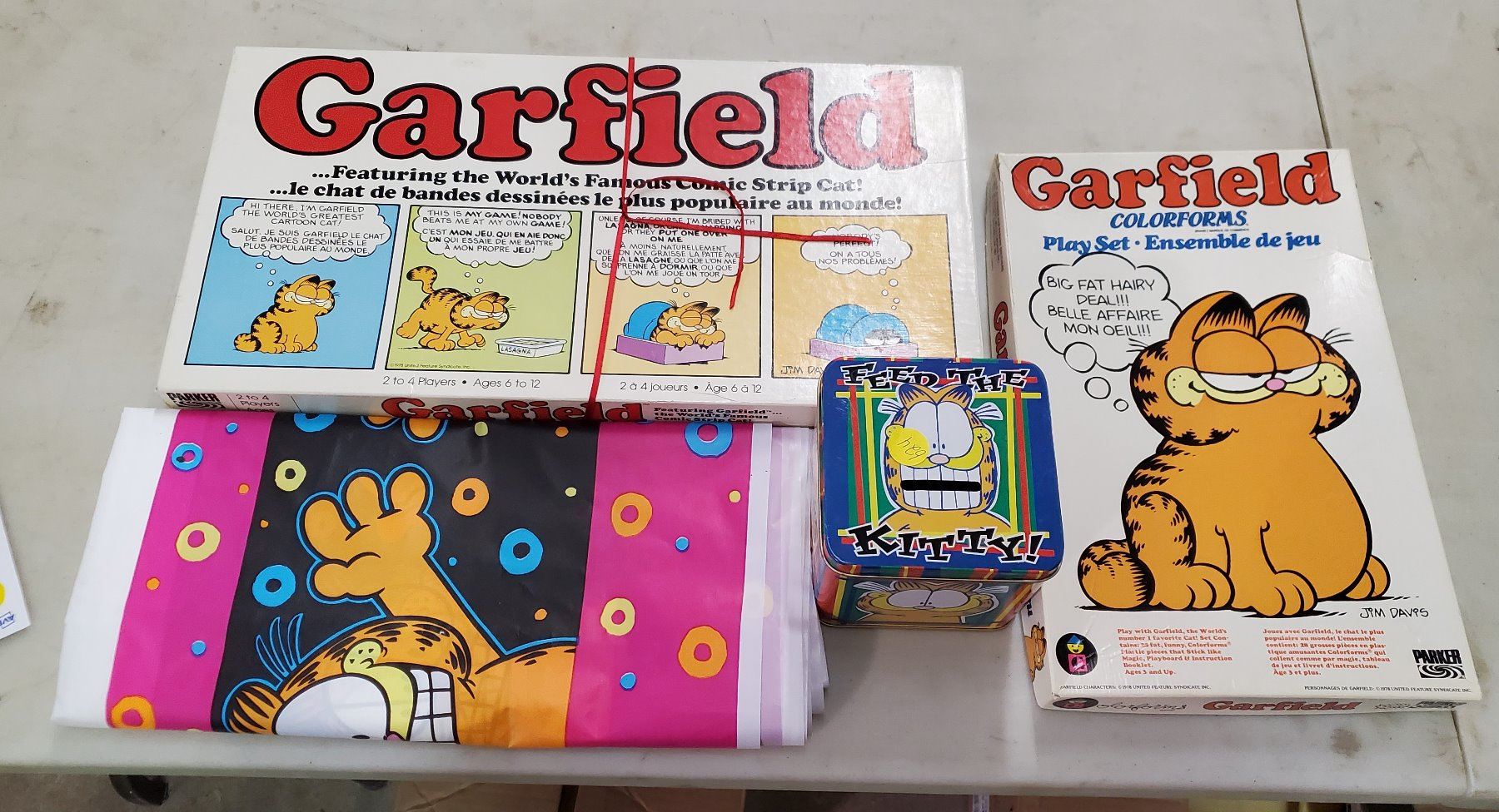 GARFIELD BOARD GAME, COLORFORMS PLAY SET, COIN BANK, ETC.
