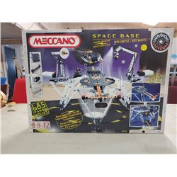 1 EXTRA LARGE BOX MECCANO 4850 SPACEBASE WITH MOTOR -685 PIECES