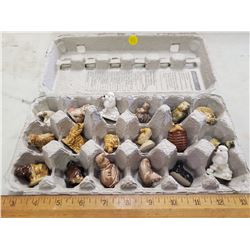 18 WADE TEA ORNAMENTS