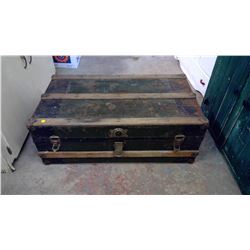 Vintage Trunk w/ Tray (Full of hats)