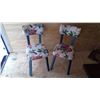 Image 1 : 2 Flower D?cor Chairs (33" tall)