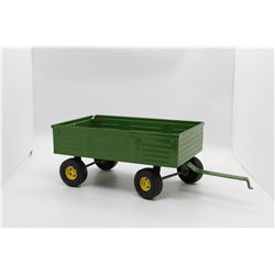 John Deere wagon