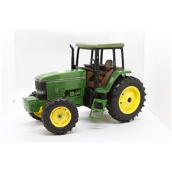 John Deere 7600 1/16 No box