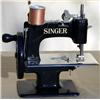 Image 1 : Singer Sewing Machine