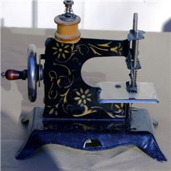 Childs Sewing Machine German