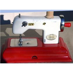 Childs KAYanEE Sewing Machine