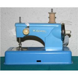 Childs Sewing Machine Signature Jr.
