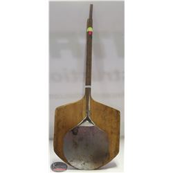 GROUP OF 3 ASSORTED PIZZA PADDLES