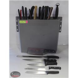 KNIFE RACK W/ 20 KNIVES & SHARPENER, CLEAVER