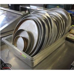 GROUP OF 36 ASSORTED PIZZA PANS