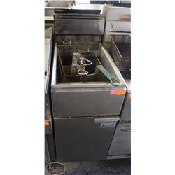 BAILIFF SEIZURE: ROYAL DUAL-BASKET DEEP FRYER